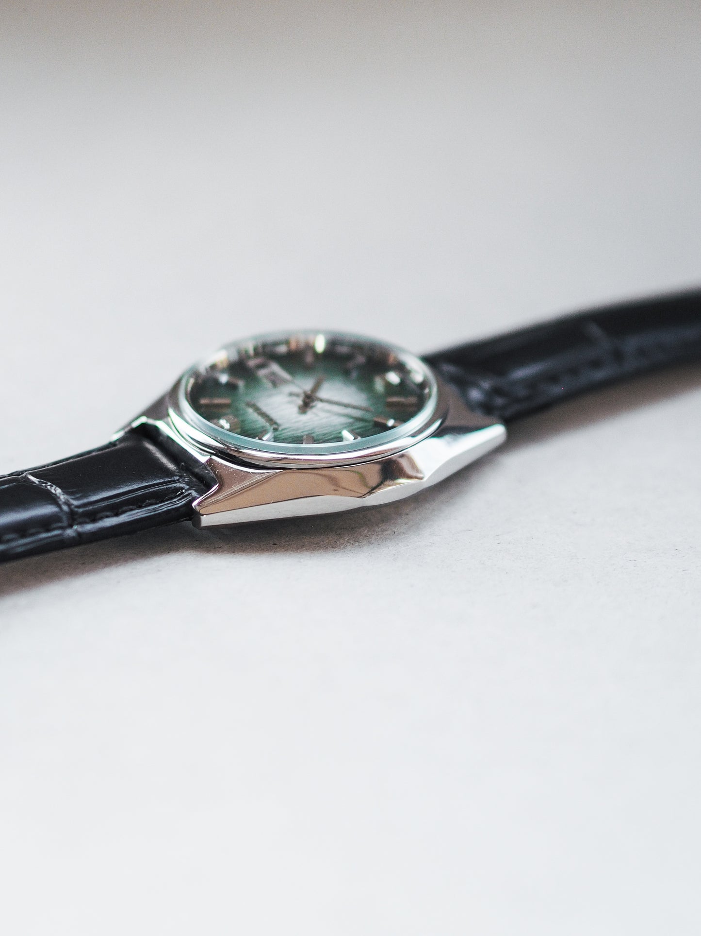 Citizen Leopard 28800 4-771184 Y Green Silver Wooden Textured Dial