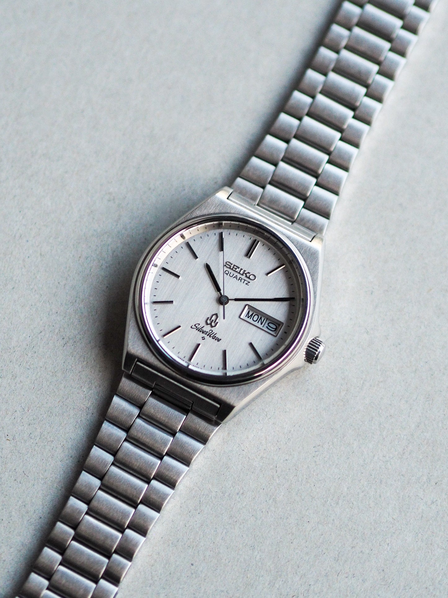 Seiko Quartz 8229-8000 Silverwave Silver Linen Textured Dial