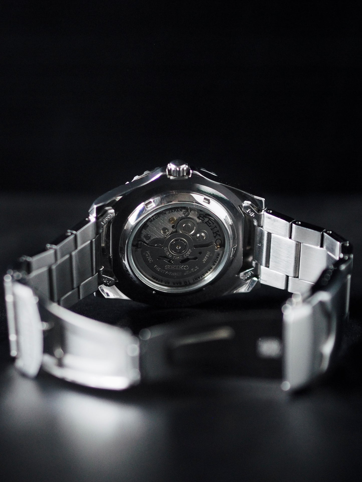 Seiko 5 Sports SNZF17J1 Cadran noir oursin