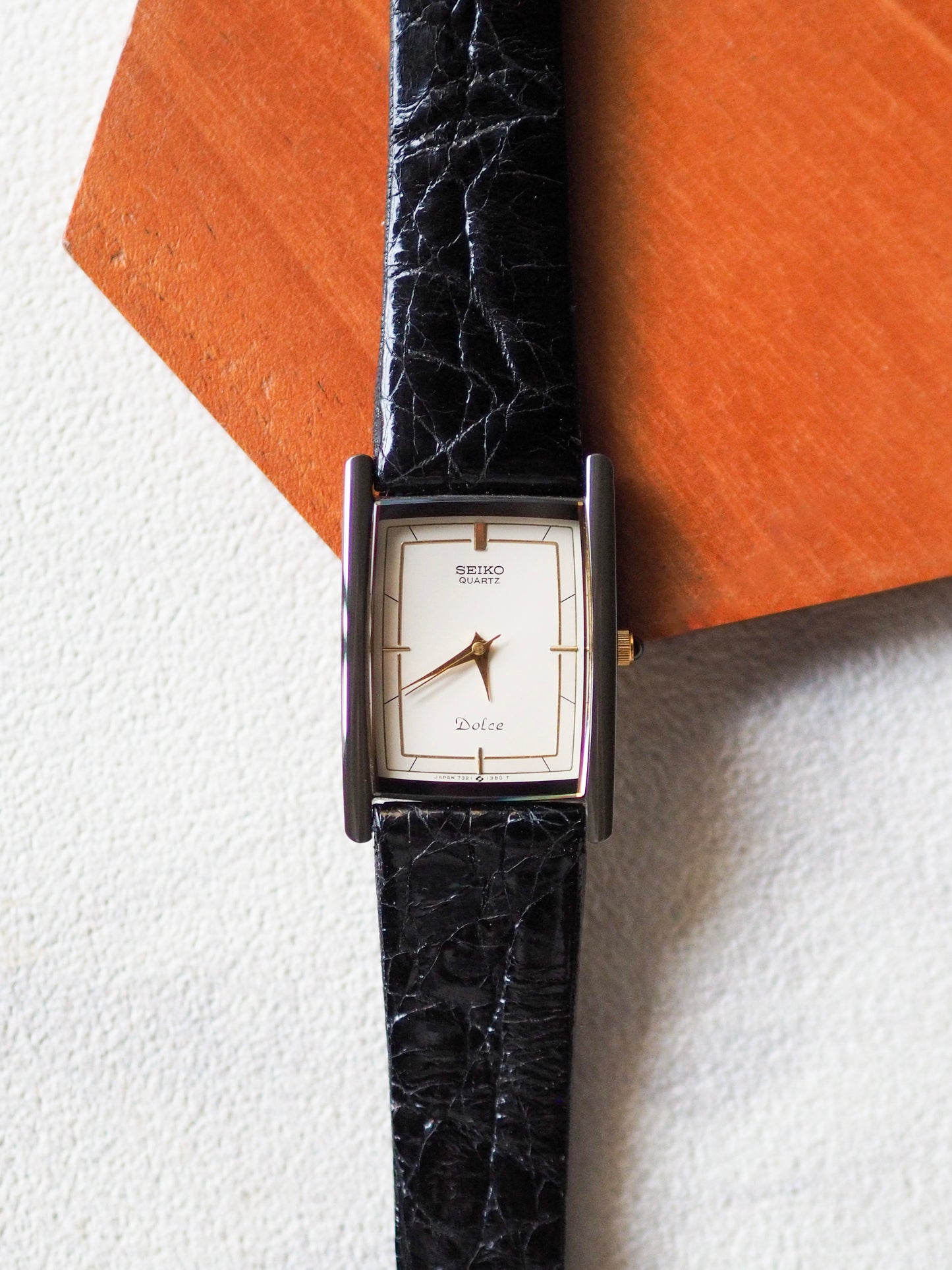 Seiko Dolce 7321-5830 Quartz Tank Black Ceramic White Ivory Dial