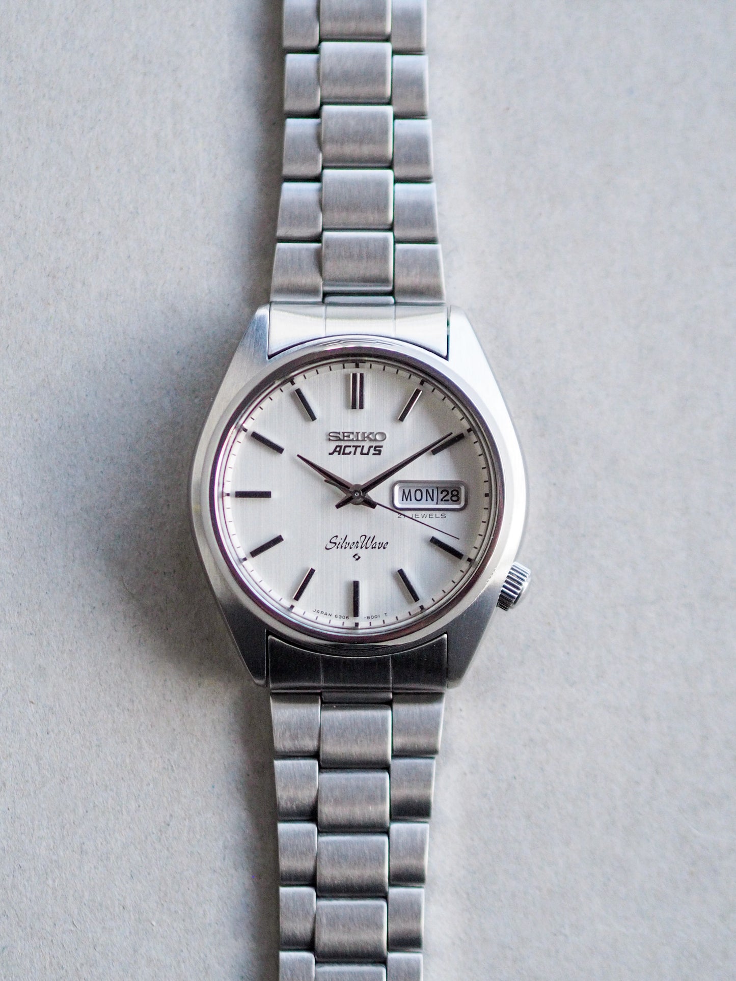 Seiko Actus 6306-8000 Silverwave White Linen Dial