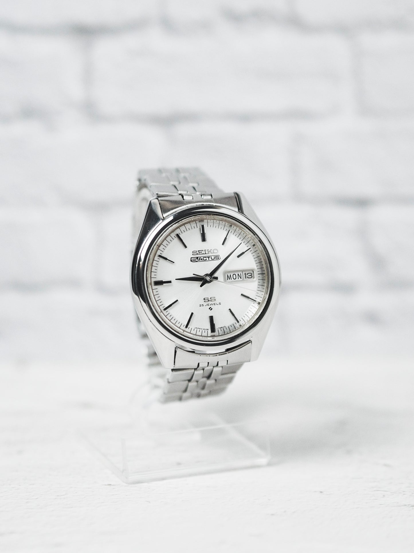 Seiko 5 Actus SS 6106-7510 JDM White Sunburst Dial
