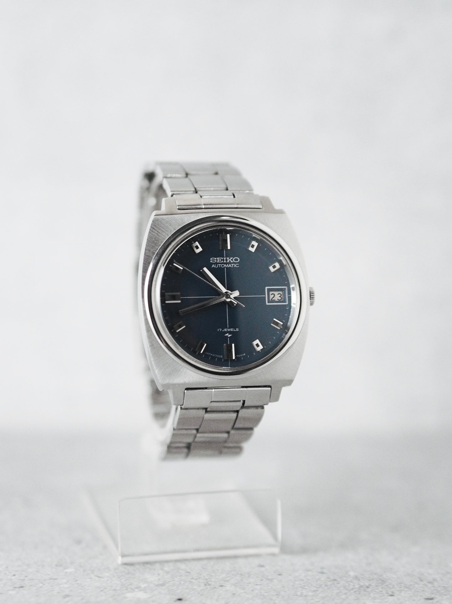 Seiko Automatic 7005-7001 Matte Blue Crosshair Dial