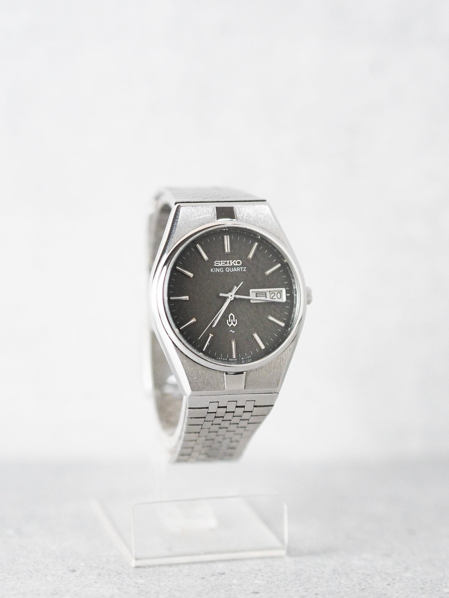 Seiko King Quartz 5856-8090 Grey Textured Dial