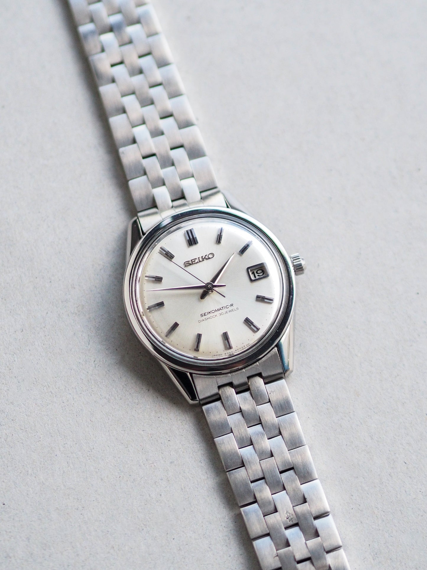 Seiko Seikomatic-R 8305-8030 Silver Sunburst Dial