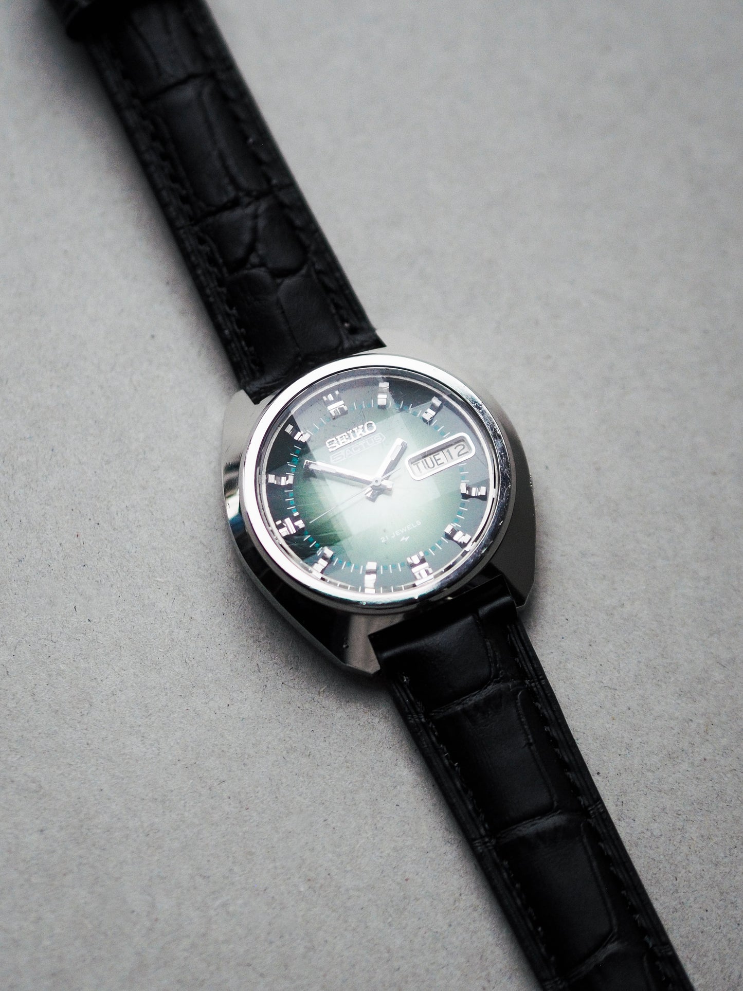 Seiko 5 Actus 7019-7350 Faceted Crystal Green Sunburst Dial