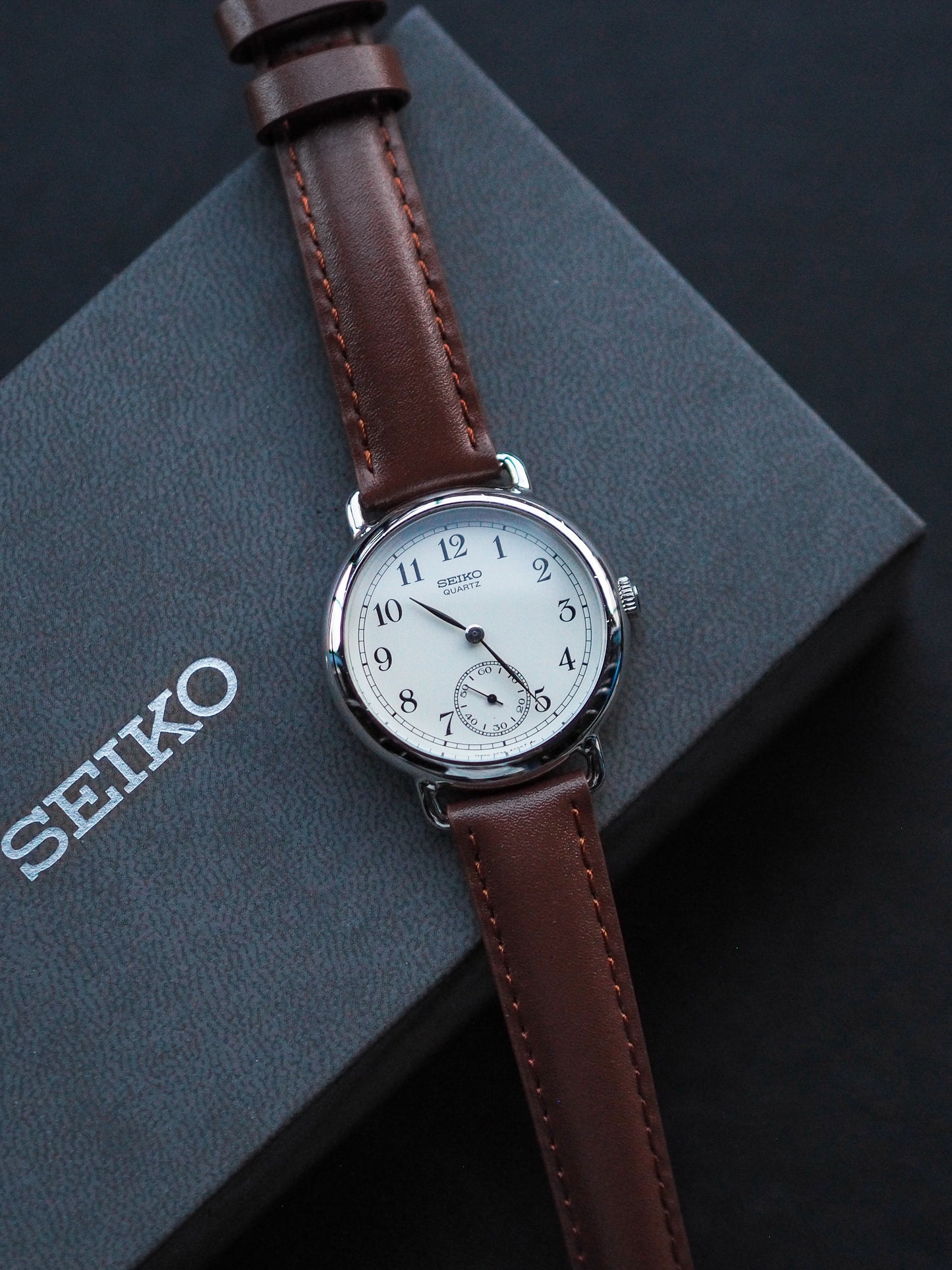 Seiko Quartz 2G28-6000 Sub-second White Dial