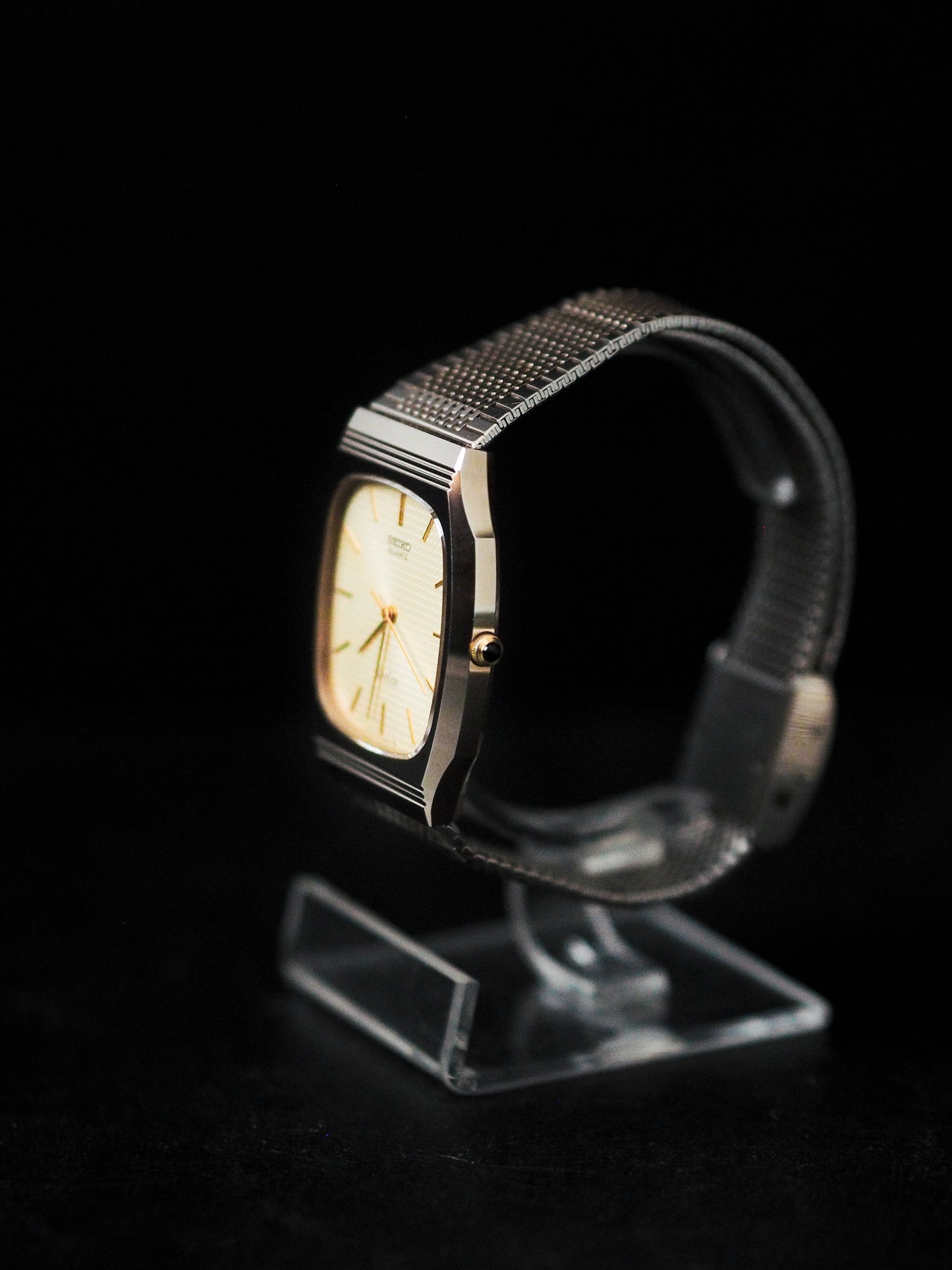 Seiko Dolce 7731-5091 Tonneau 碳化钨金色纹理表盘