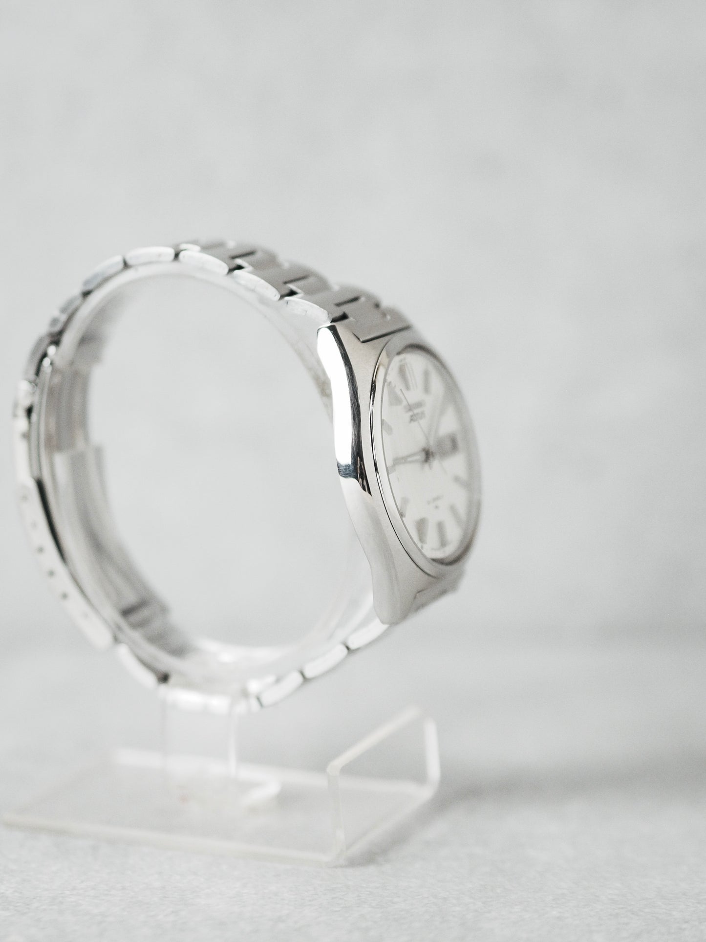 Seiko Actus 7019-8010 White Linen Dial