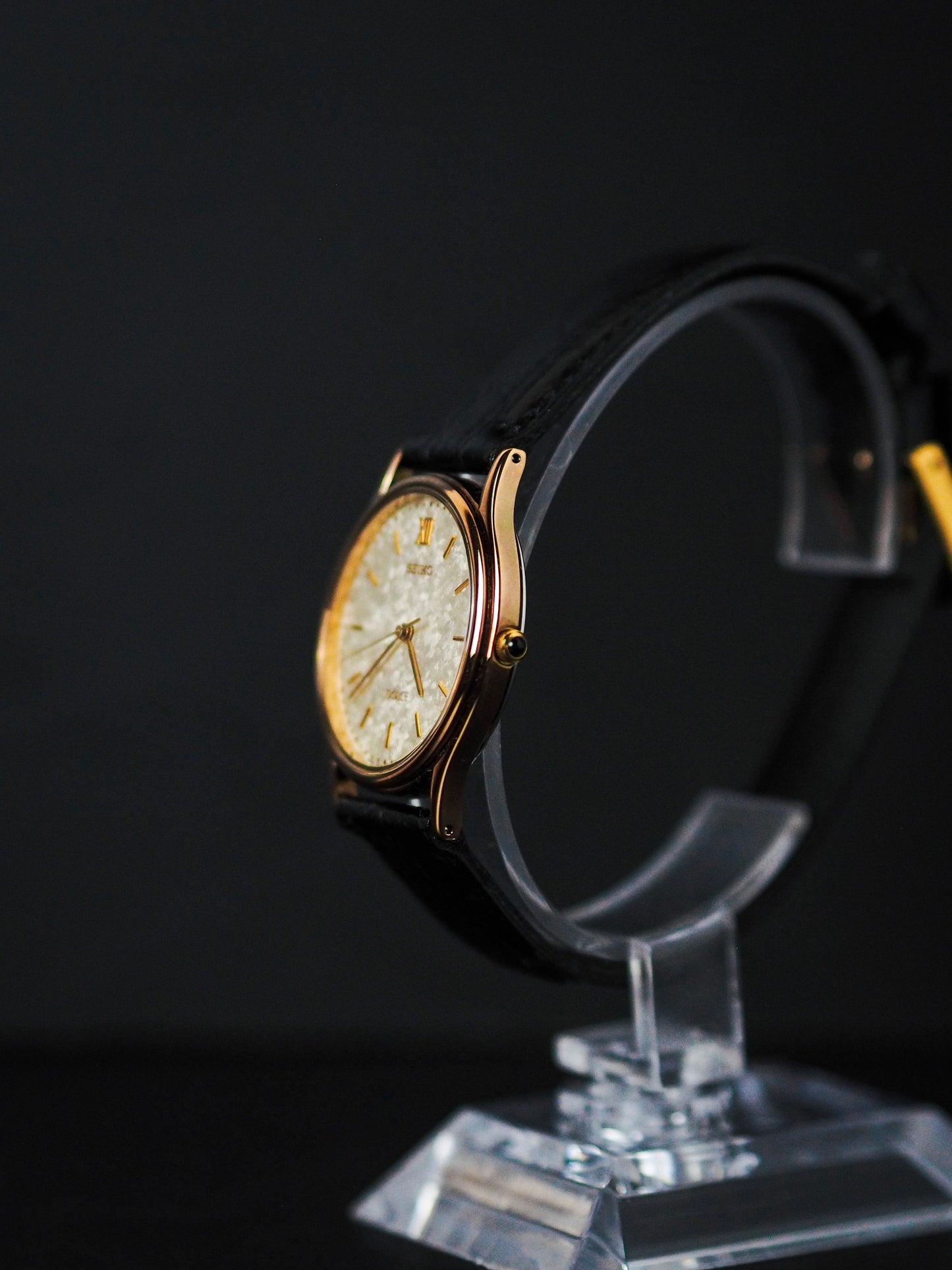 Seiko Dolce 5E31-6070 Gold White Kira-zuri Textured Dial