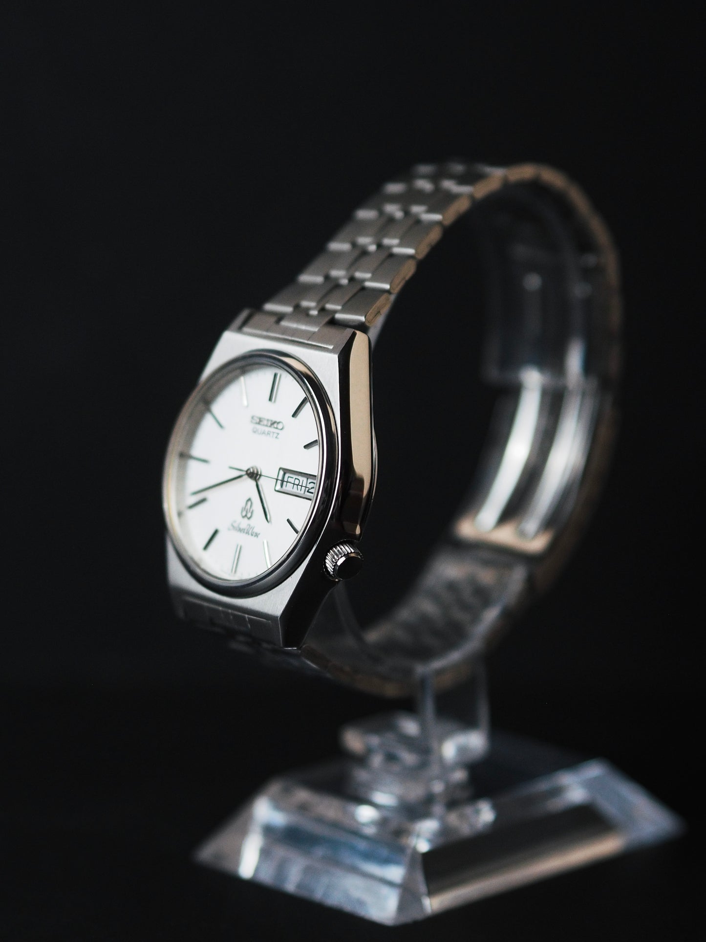 Seiko Quartz 8229-7040 Silverwave White Linen Dial