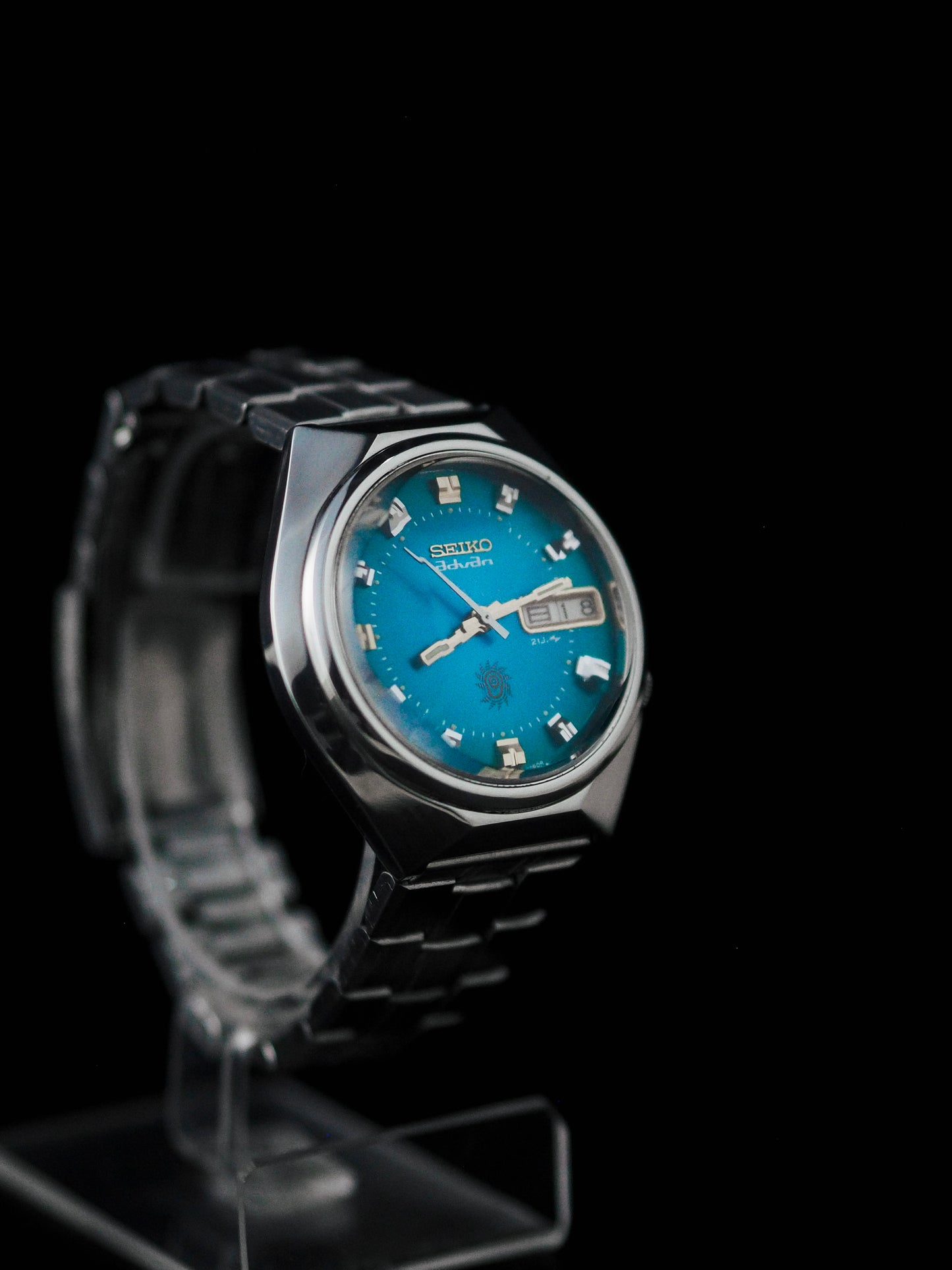 Seiko Advan 7019-7290 Faceted Crystal Blue Tosca Dial