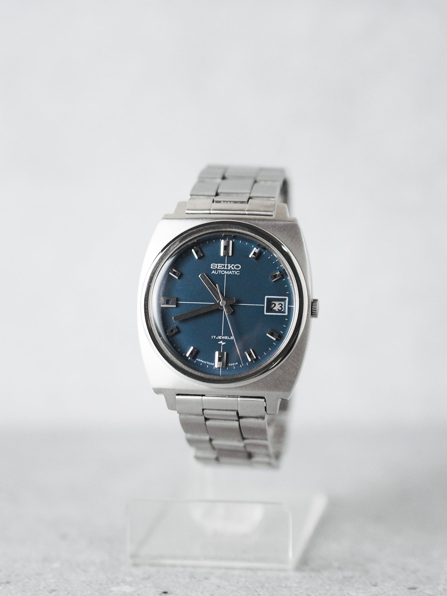 Seiko Automatic 7005-7001 Matte Blue Crosshair Dial
