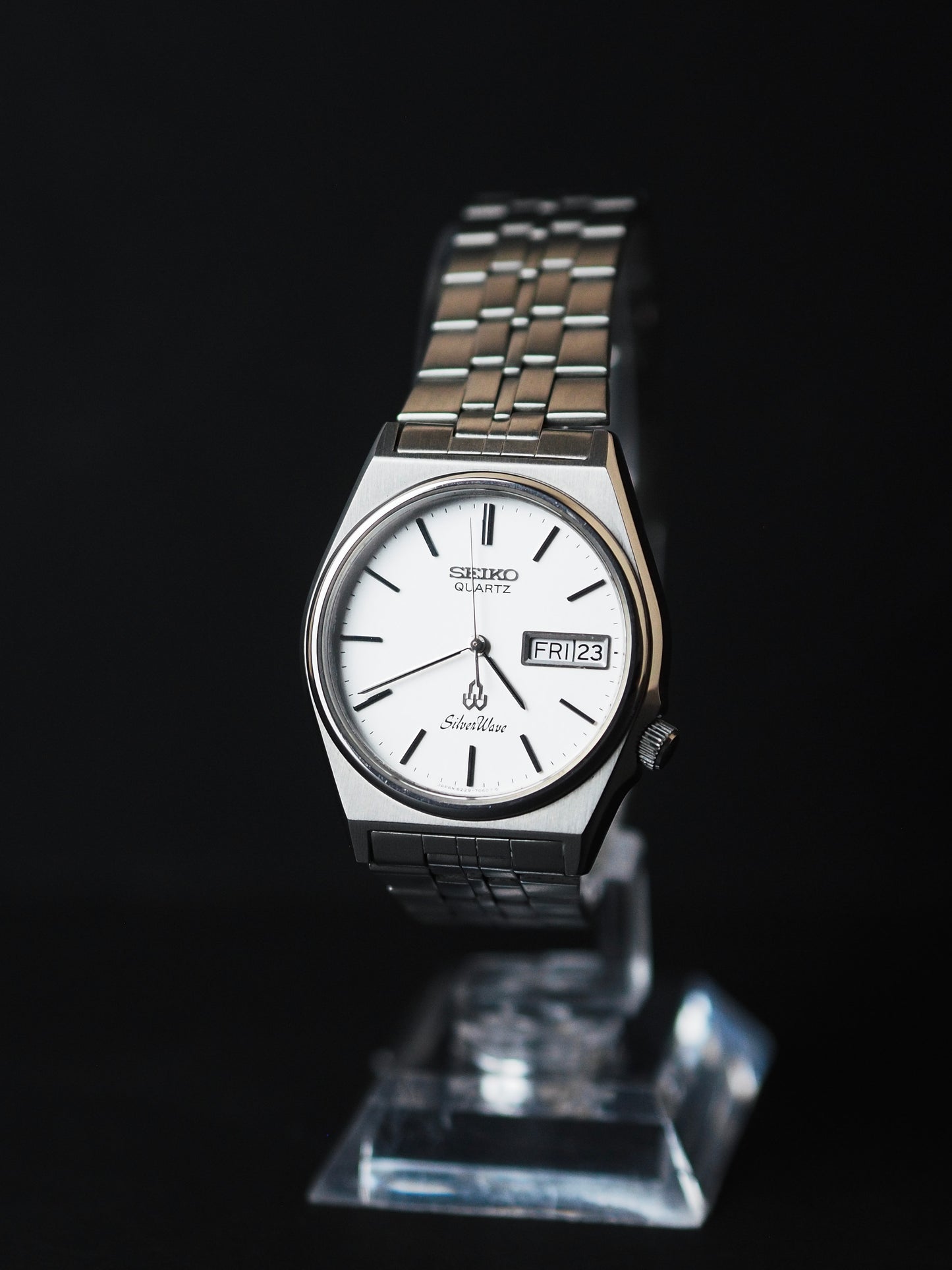 Seiko Quartz 8229-7040 Silverwave White Linen Dial