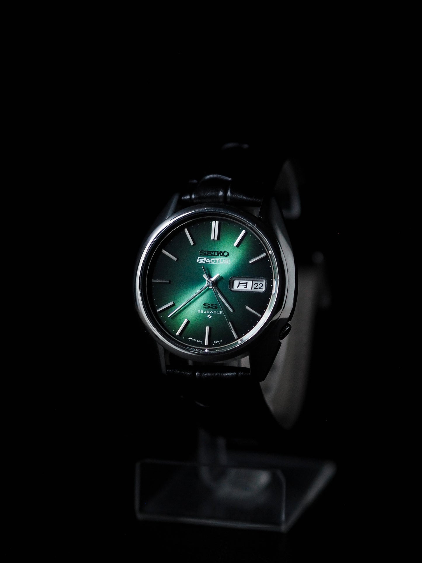 Seiko 5 Actus SS 6106-8660 JDM Cadran Sunburst Radiant Vert