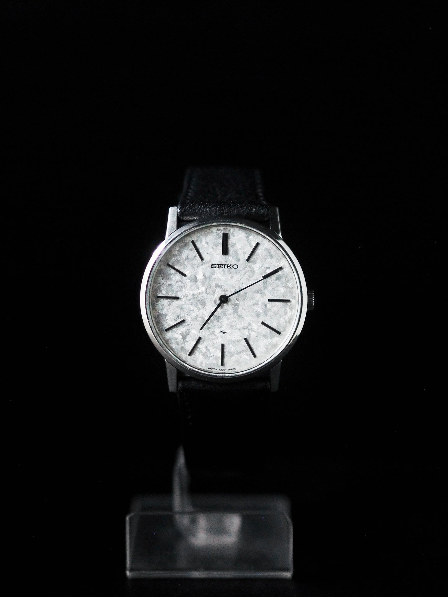 Seiko Chariot 2220-0430 Silver Snowflake Textured Dial