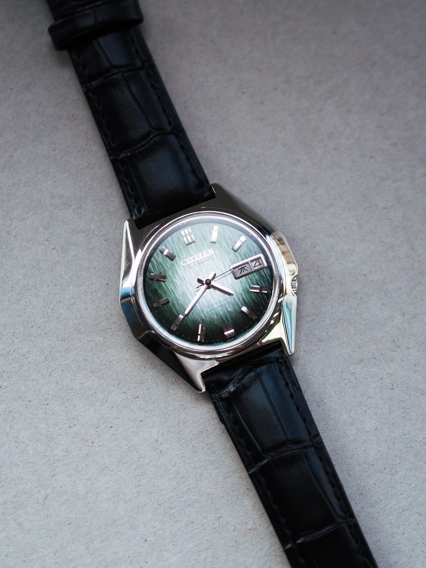 Citizen Leopard 28800 4-771184 Y Green Silver Wooden Textured Dial