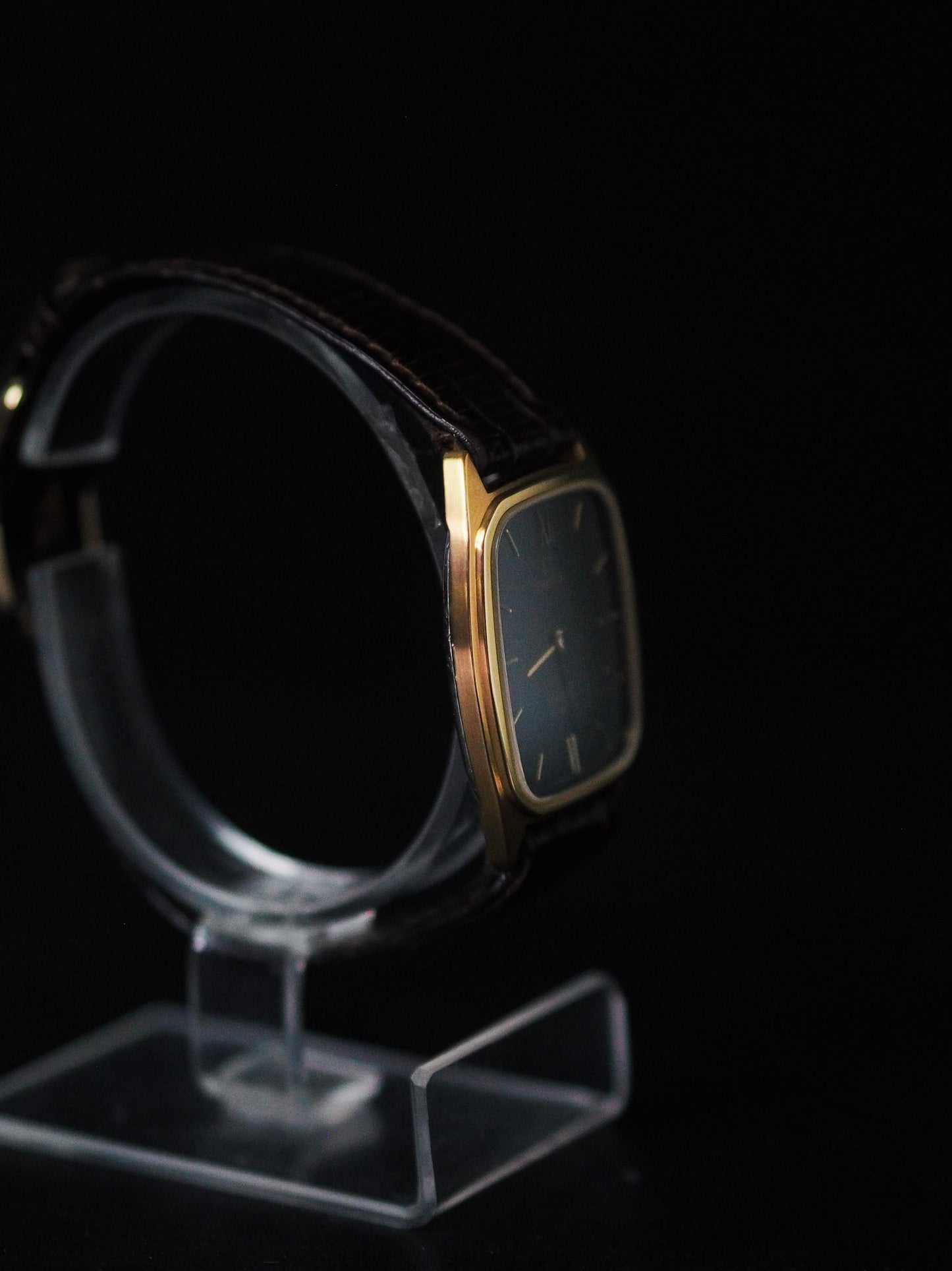 Omega De Ville Quartz 1365 Tank GP Cadran gris foncé