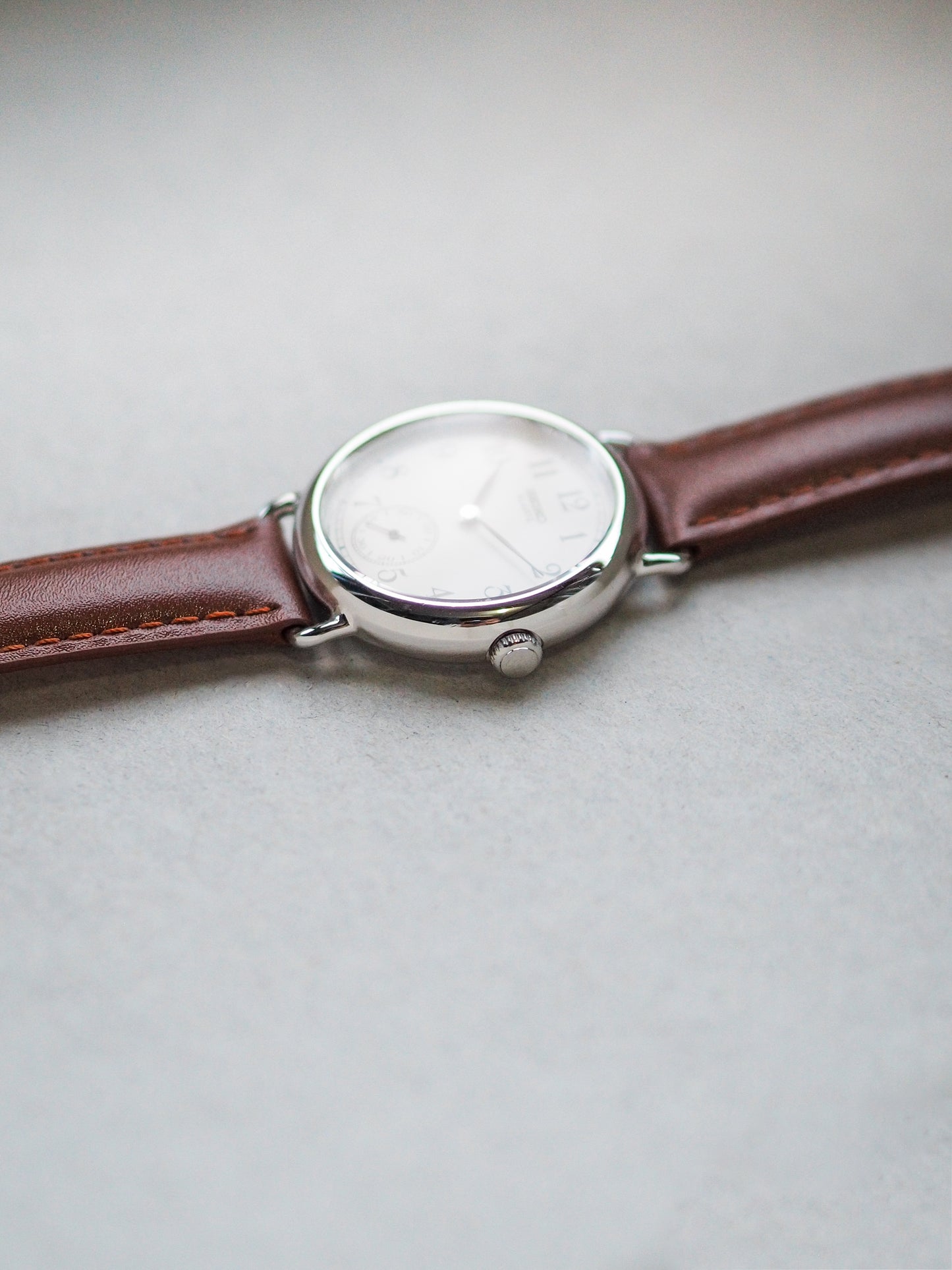 Seiko Quartz 2G28-6000 Sub-second White Dial