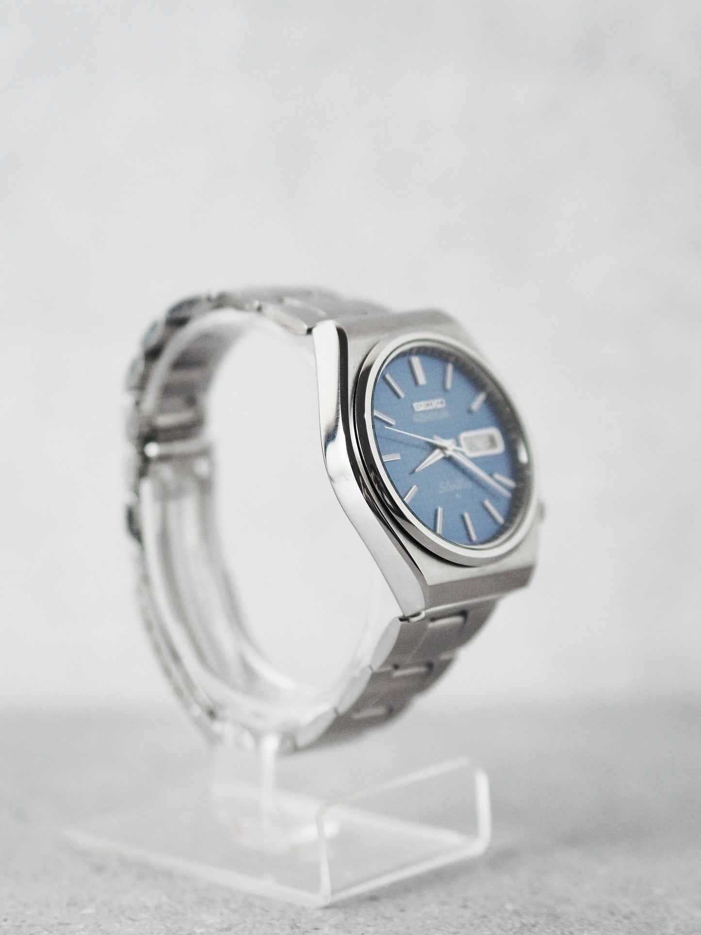 Seiko 5 Actus 6306-8010 Silverwave Blue Shuriken Dial