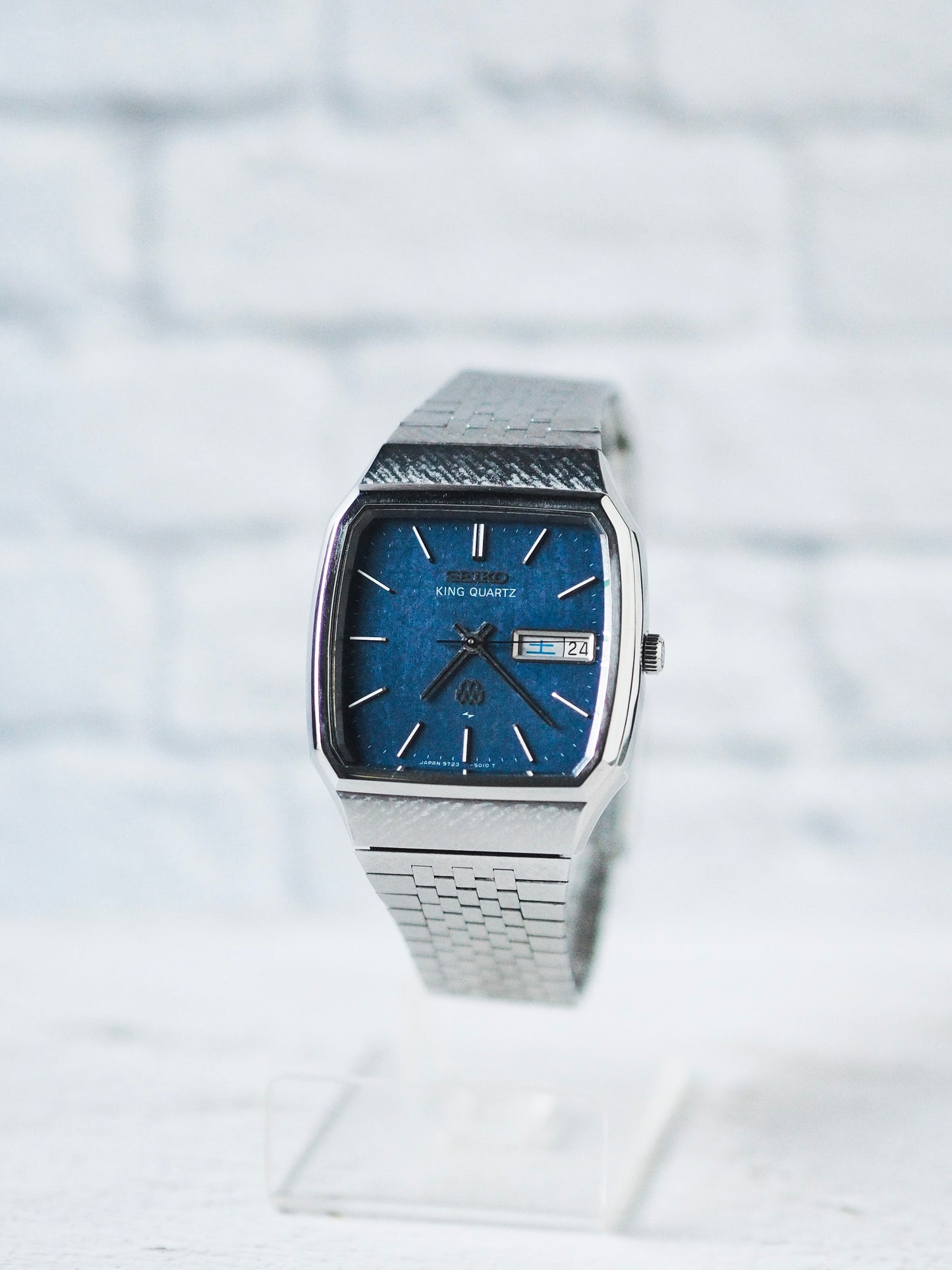 Seiko King Quartz Twin Quartz 9723-5010 Blue Snowflake Textured Dial