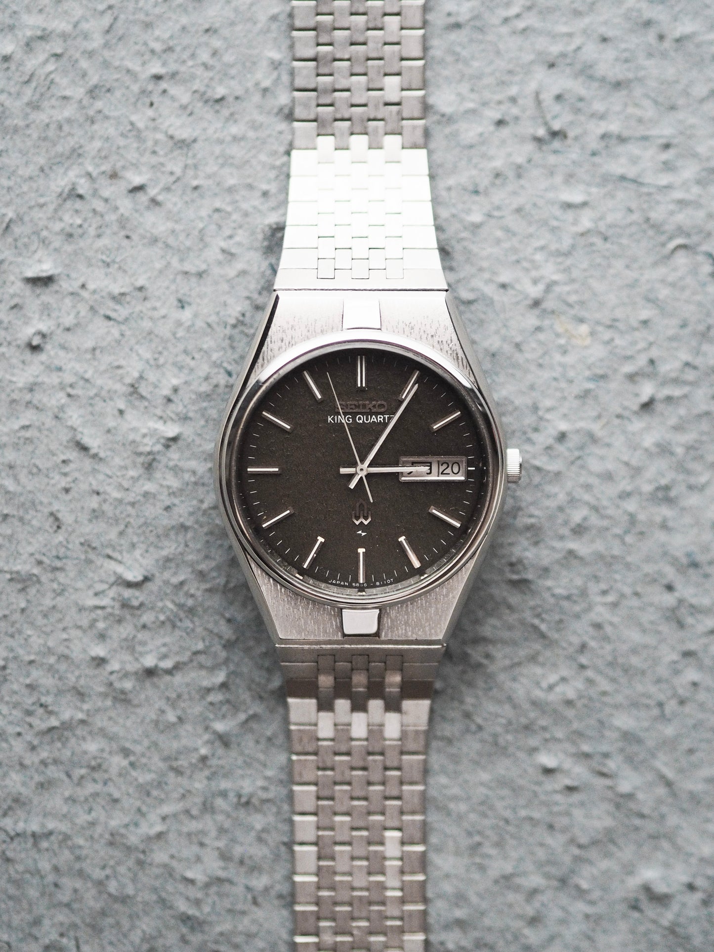 Seiko King Quartz 5856-8090 Grey Textured Dial