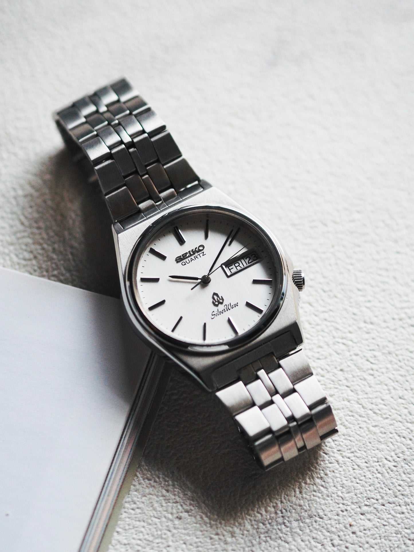 Seiko Quartz 8229-7040 Silverwave White Linen Dial