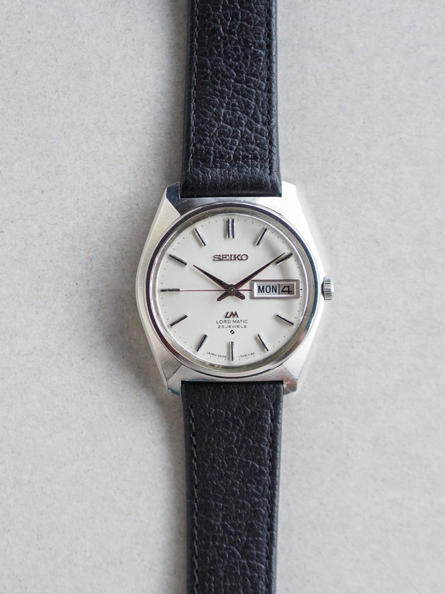 Seiko LM 5606-7000 Lord Matic Silver Sunburst Dial