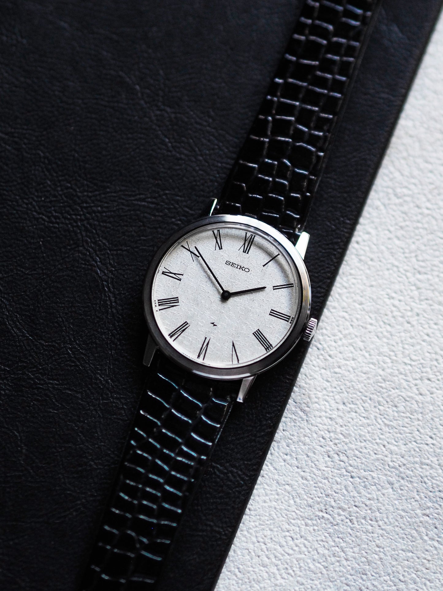 Seiko Chariot 2220-0180 Hi-Beat White Hammered Dial