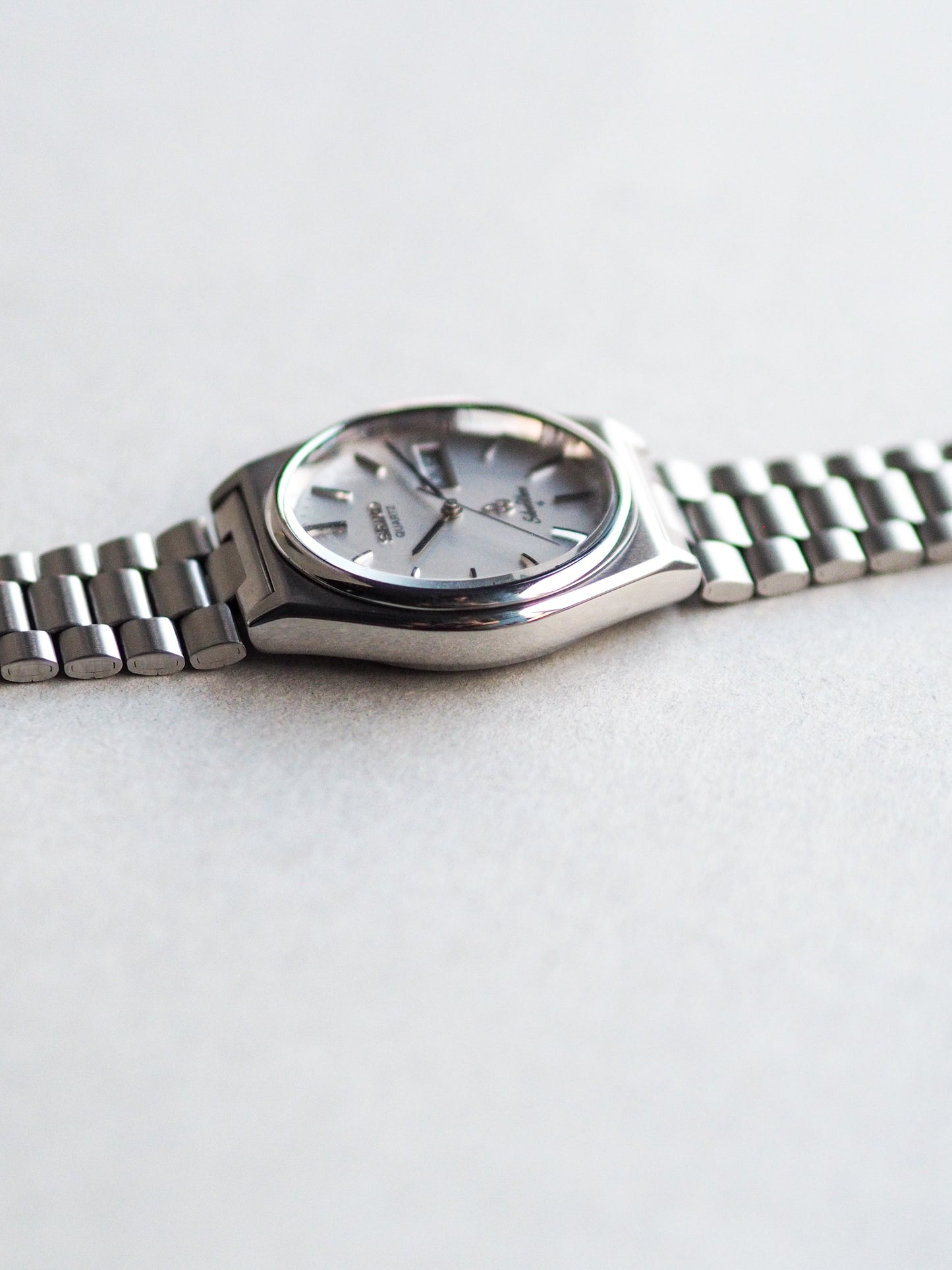 Seiko Quartz 8229-8000 Silverwave Silver Linen Textured Dial