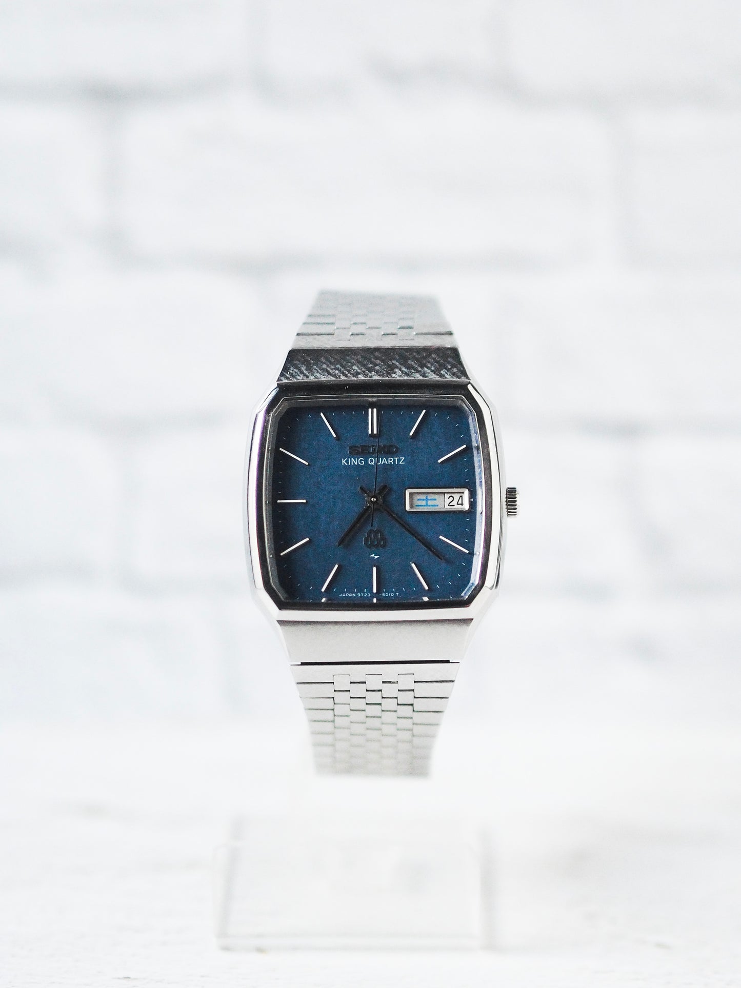 Seiko King Quartz Twin Quartz 9723-5010 Blue Snowflake Textured Dial