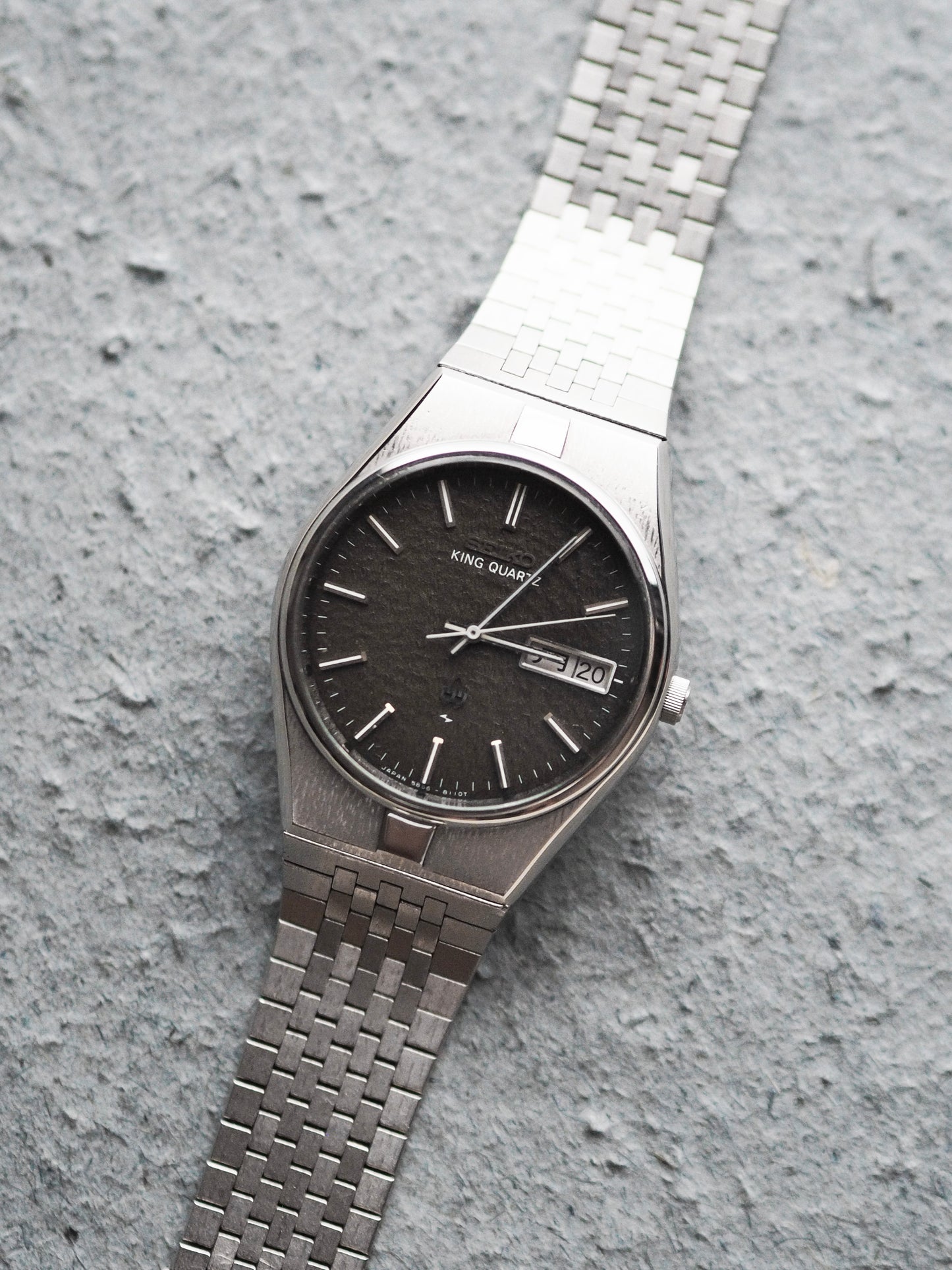 Seiko King Quartz 5856-8090 Grey Textured Dial