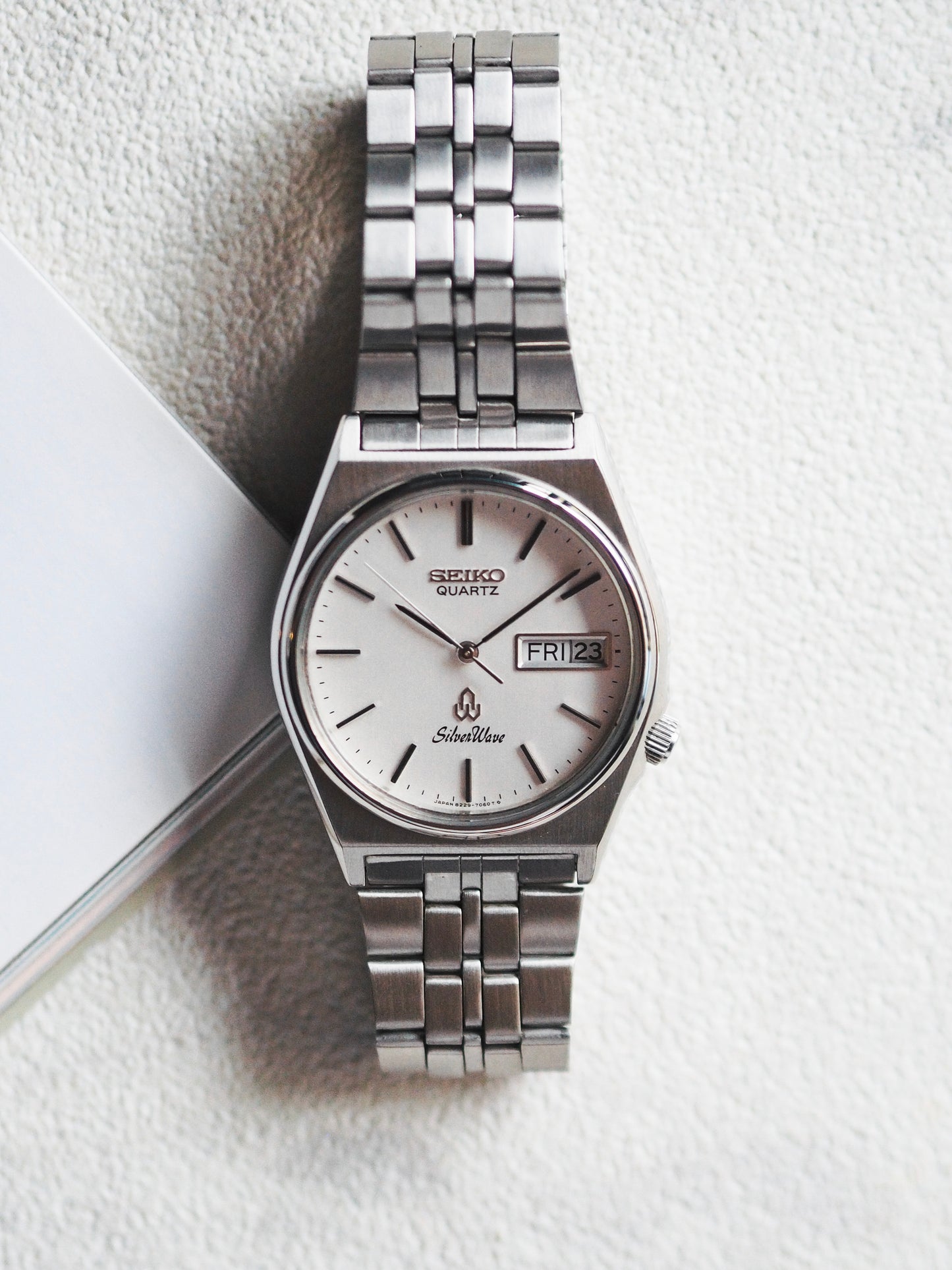 Seiko Quartz 8229-7040 Silverwave White Linen Dial