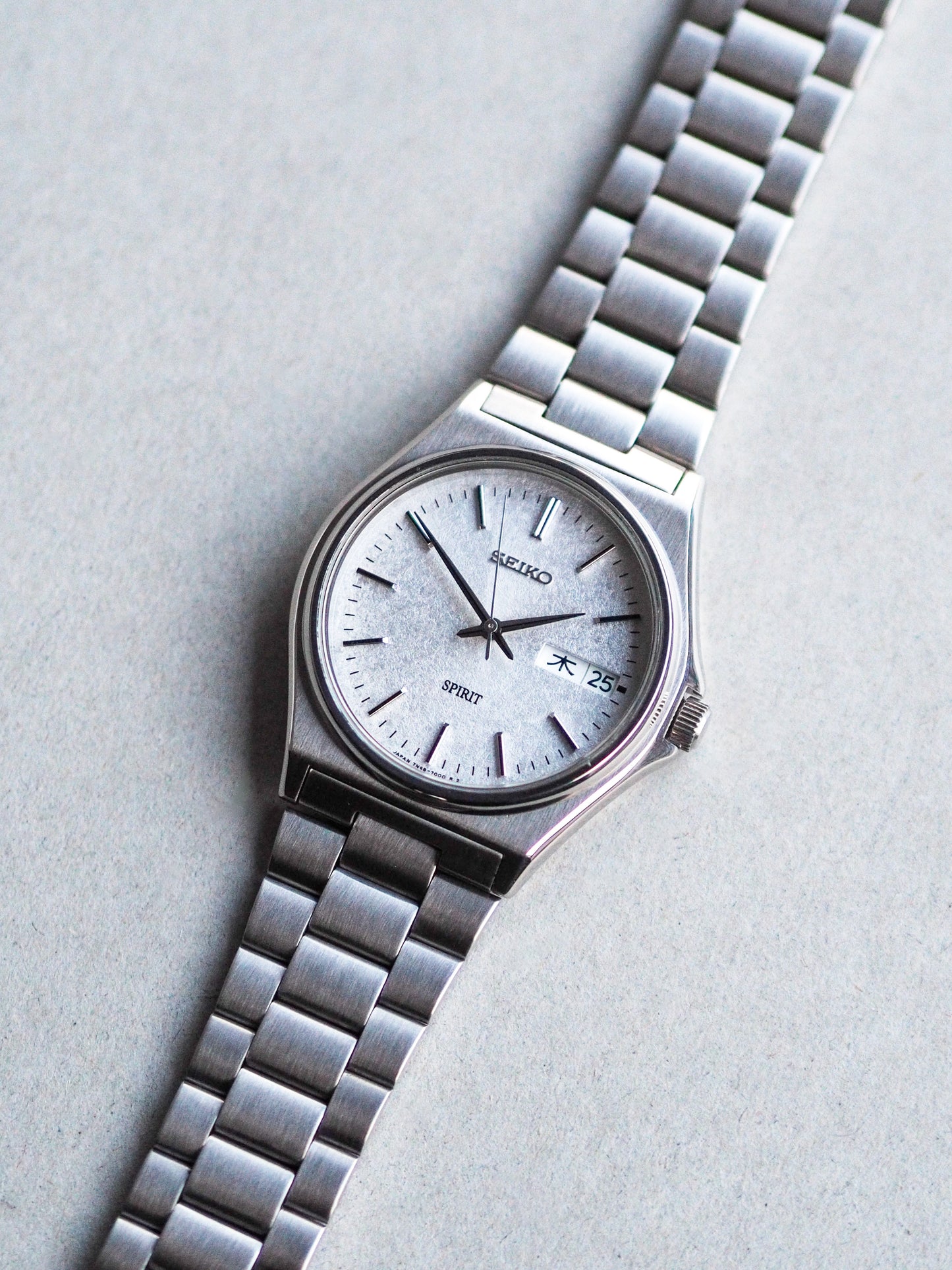 Seiko Spirit 7N48-7000 Quartz White Textured Dial