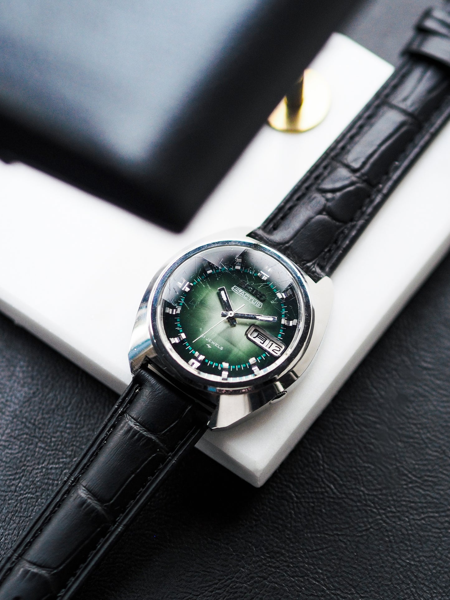 Seiko 5 Actus 7019-7350 Faceted Crystal Green Sunburst Dial