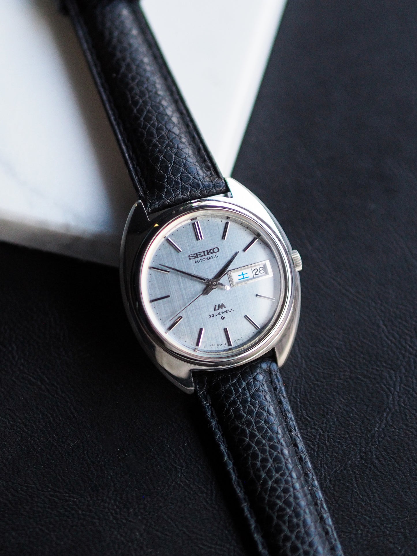 Seiko LM 5606-7150 Lord Matic Silver Linen Dial