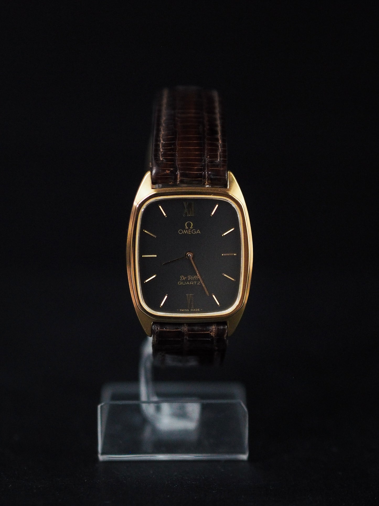 Omega De Ville Quartz 1365 Tank GP Cadran gris foncé