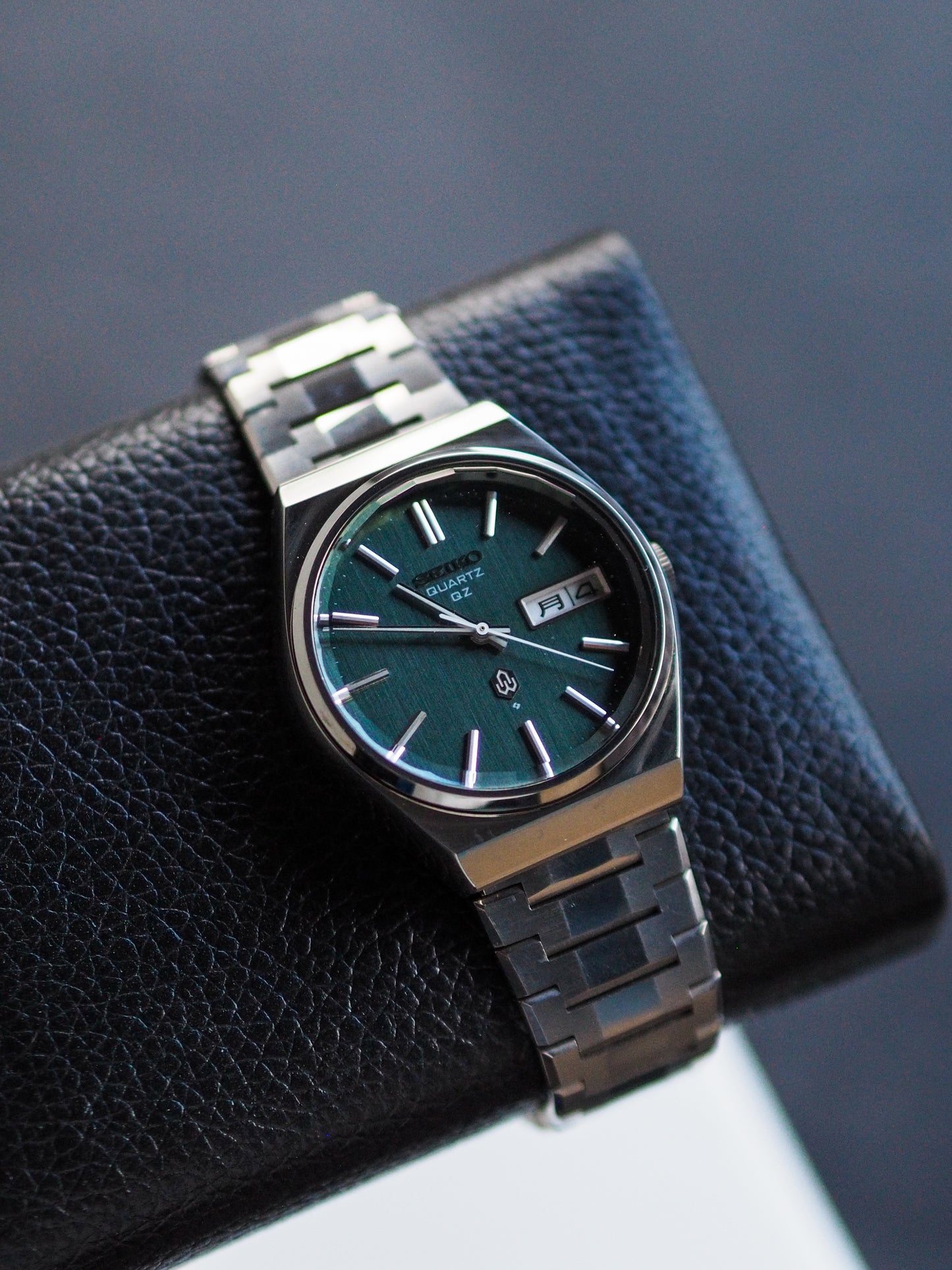 Seiko QZ 0923-8040 Quartz Green Moss Linen Dial