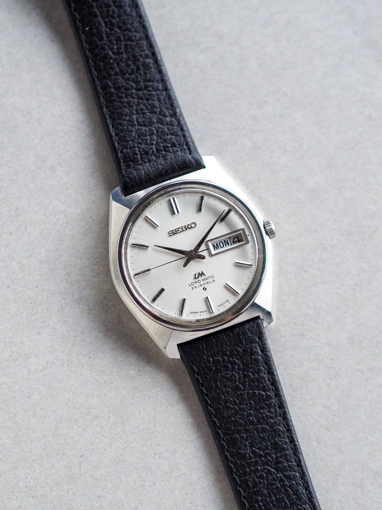 Seiko LM 5606-7000 Lord Matic Silver Sunburst Dial