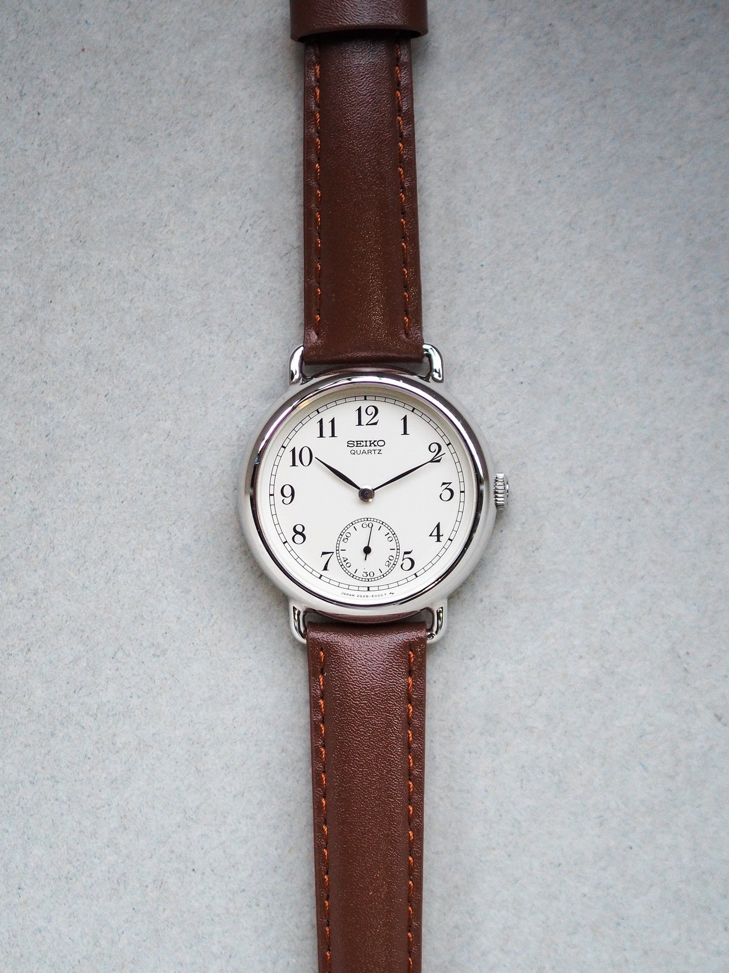 Seiko Quartz 2G28-6000 Sub-second White Dial