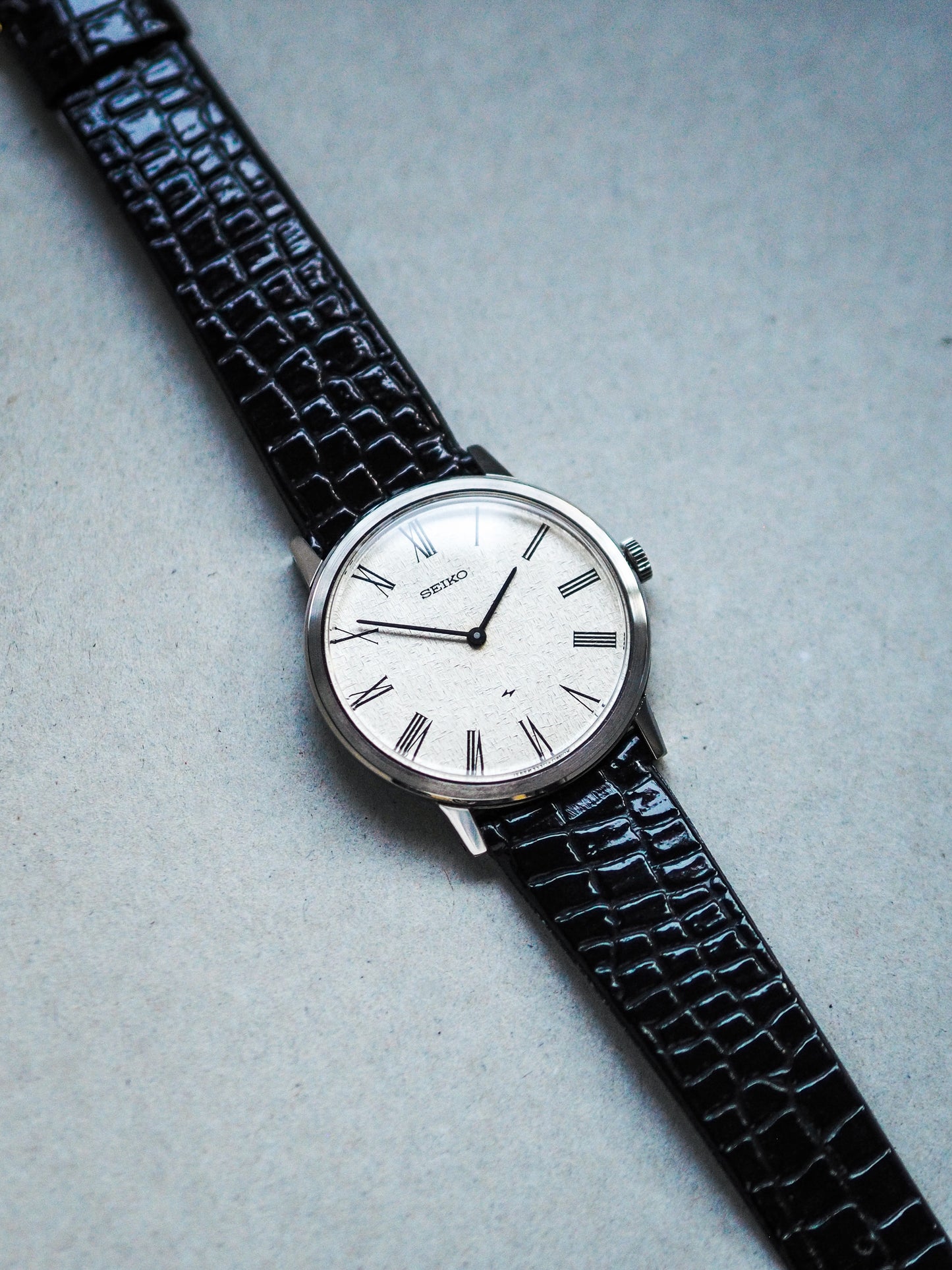 Seiko Chariot 2220-0180 Hi-Beat White Hammered Dial