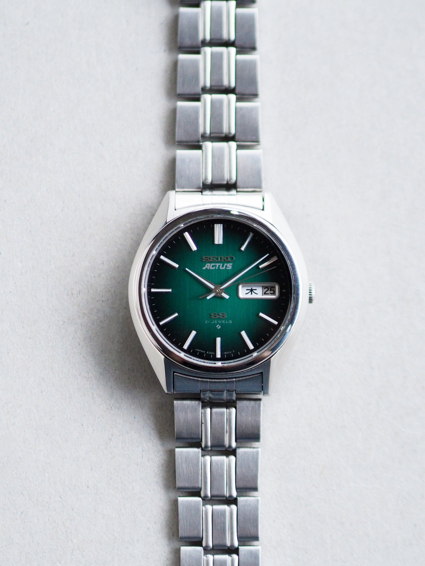 Seiko Actus SS 6306-8020 JDM Gradient Green Dial