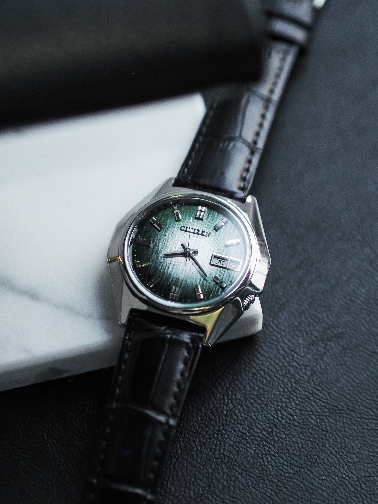 Citizen Leopard 28800 4-771184 Y Green Silver Wooden Textured Dial