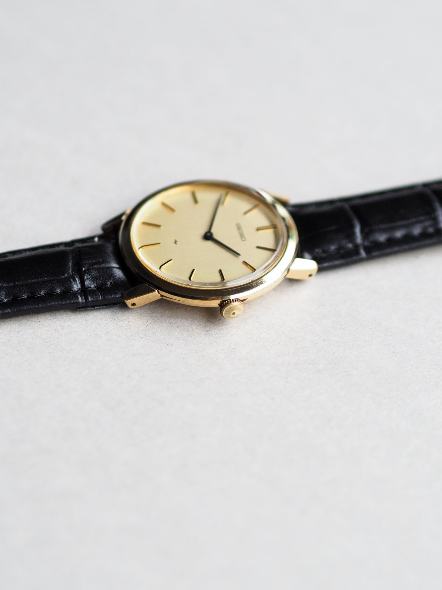 Seiko Chariot 2220-0180 Hi-Beat Gold Cream Linen Dial