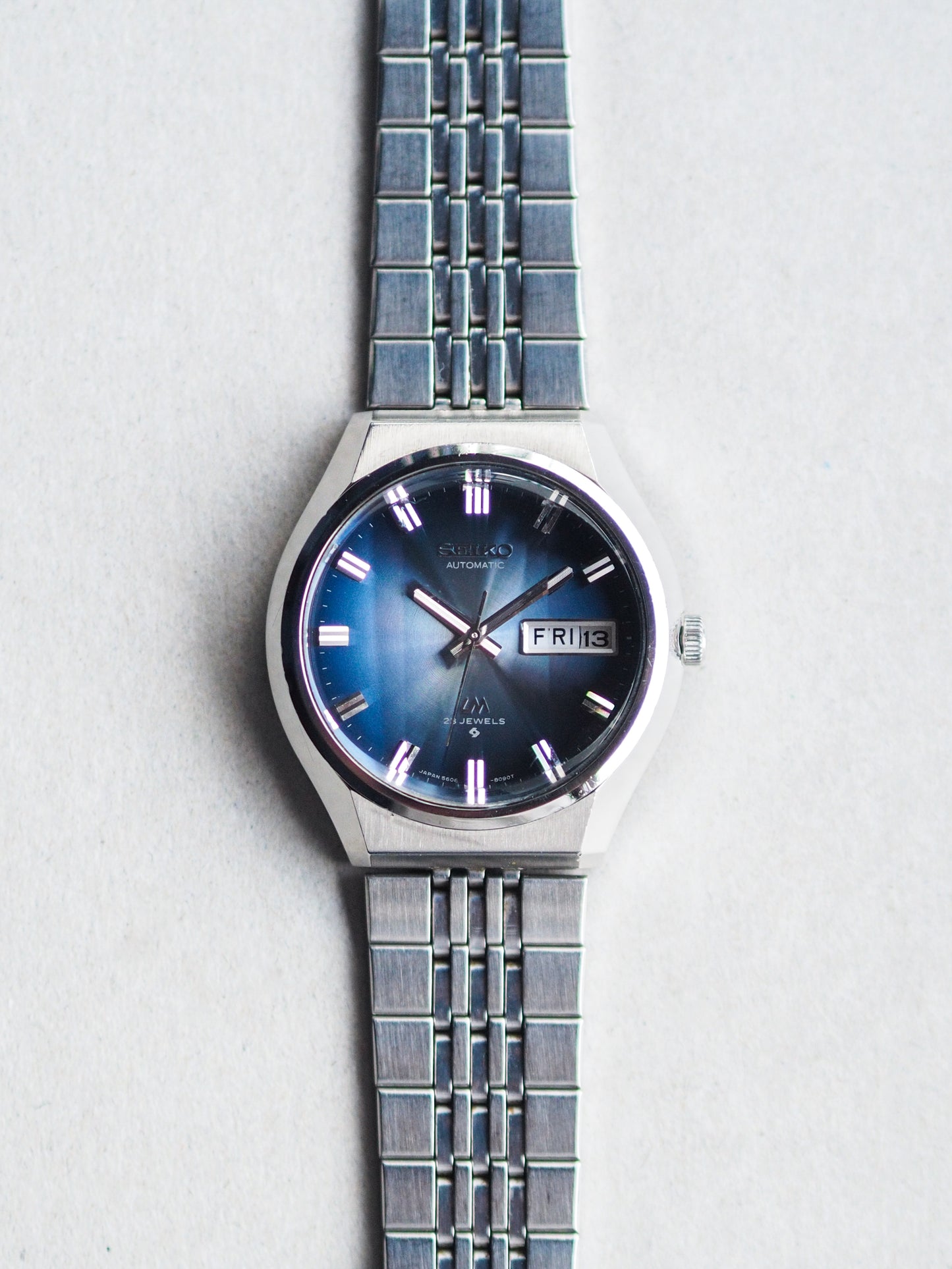 Seiko LM 5606-8061 Lord Matic Faceted Crystal Blue Radial Sunburst Dial