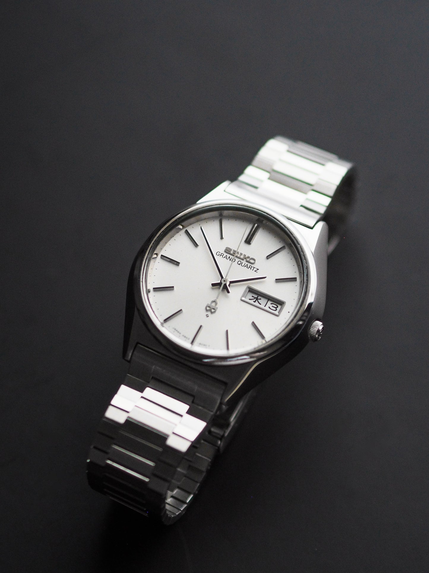 Seiko Grand Quartz 4843-8001 White Linen Sunburst Dial