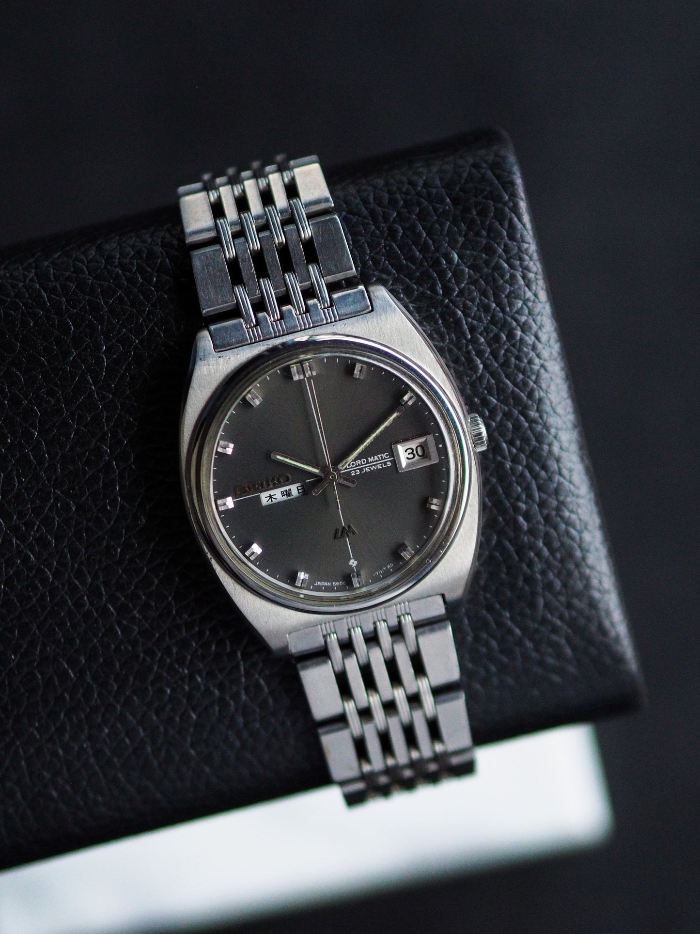 Seiko LM 5606-7050 Lord Matic Gray Crosshair Sunburst Dial