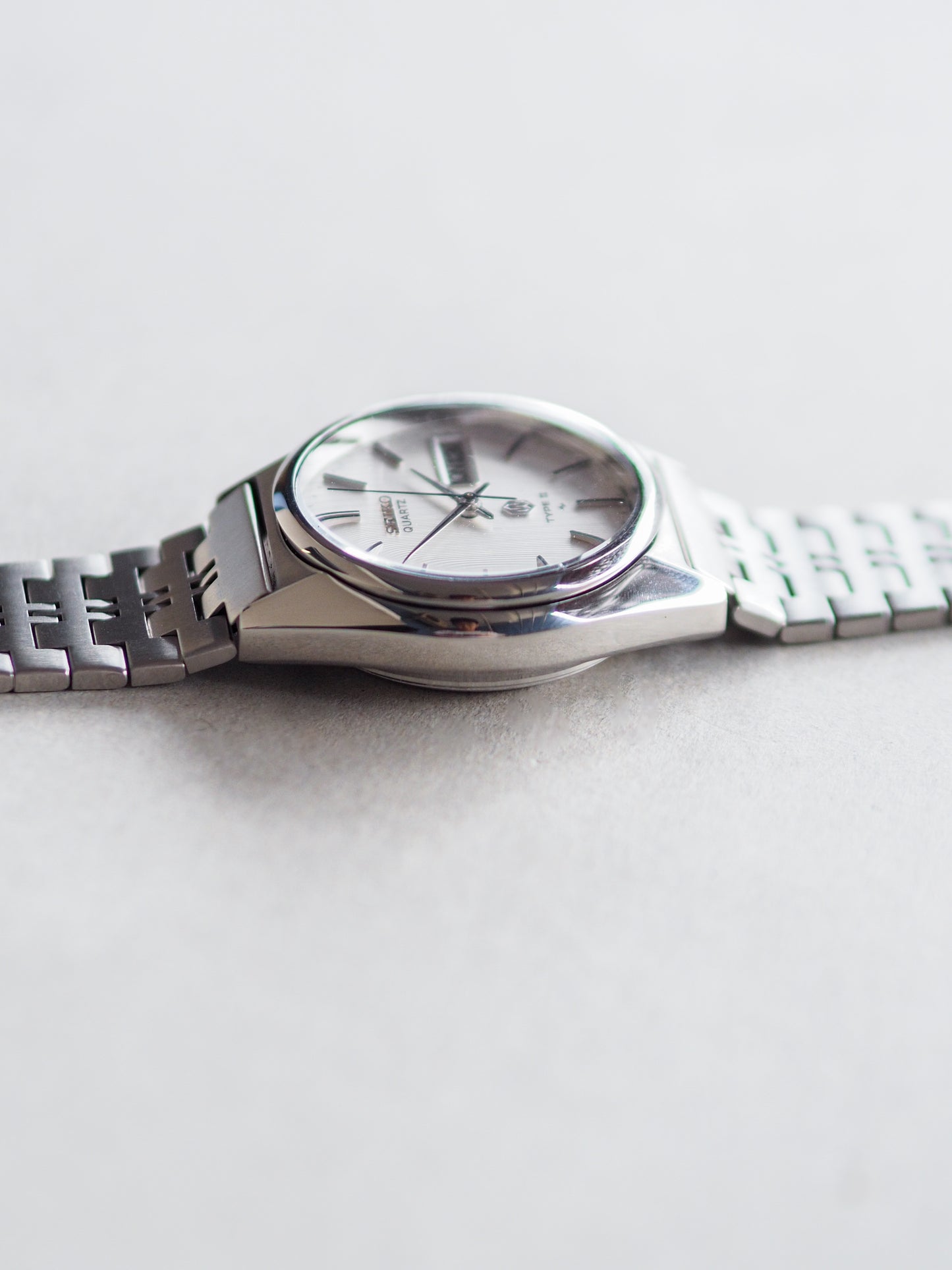 Seiko Quartz 4623-8020 Type II White Pinstripe Dial