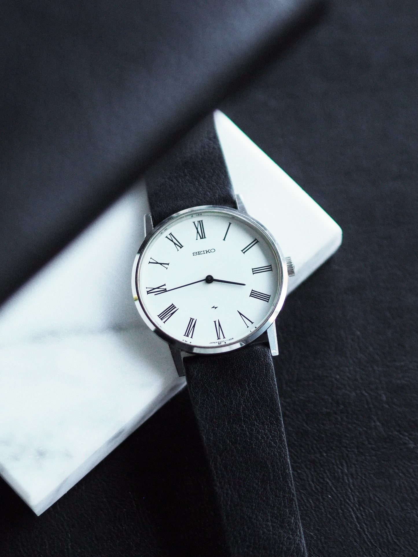 Seiko Chariot 2220-0430 Enamel White Roman Dial