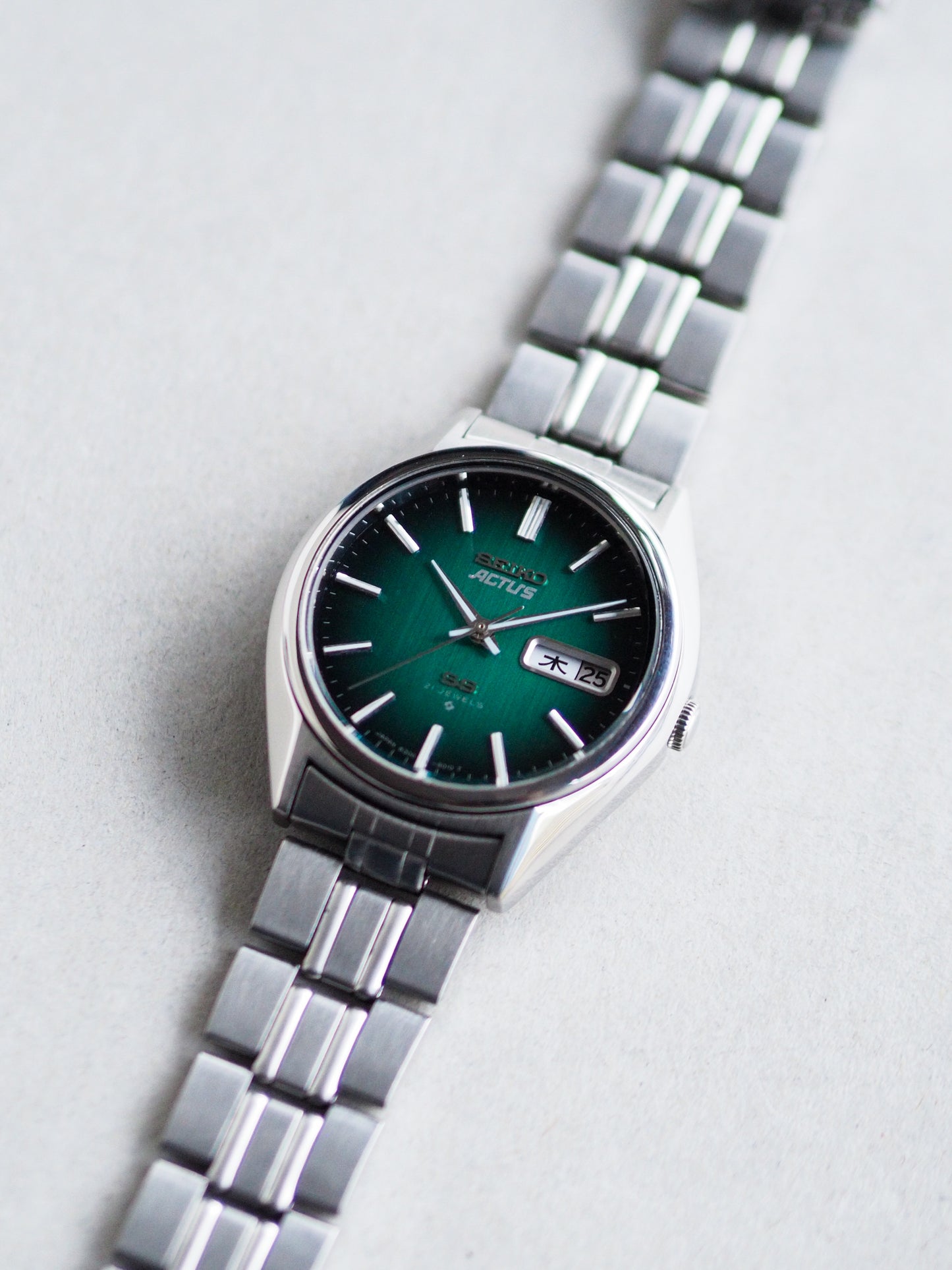 Seiko Actus SS 6306-8020 JDM Gradient Green Dial